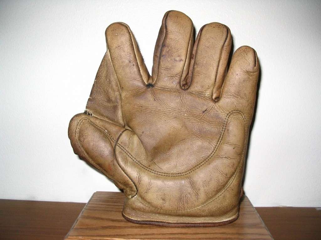 Early 1900's Goldsmith Crescent Glove Front Early Gloves & Mitts